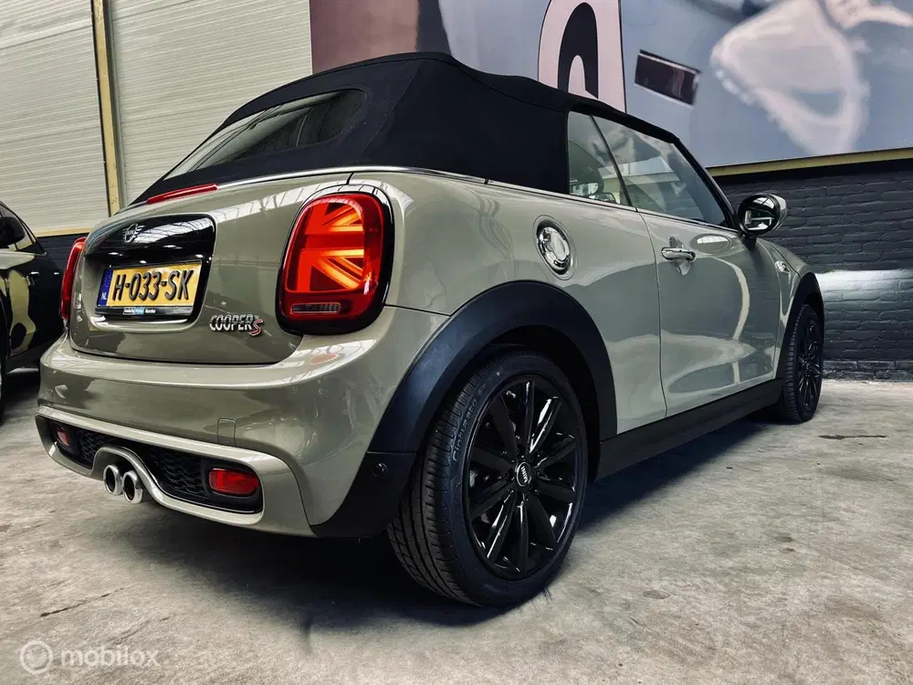 Mini Cabrio 2.0 Cooper S uit 2020, foto 7