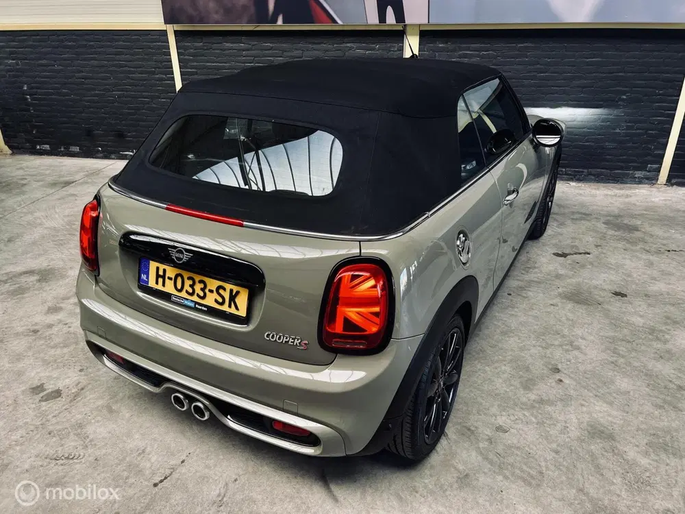 Mini Cabrio 2.0 Cooper S uit 2020, foto 9