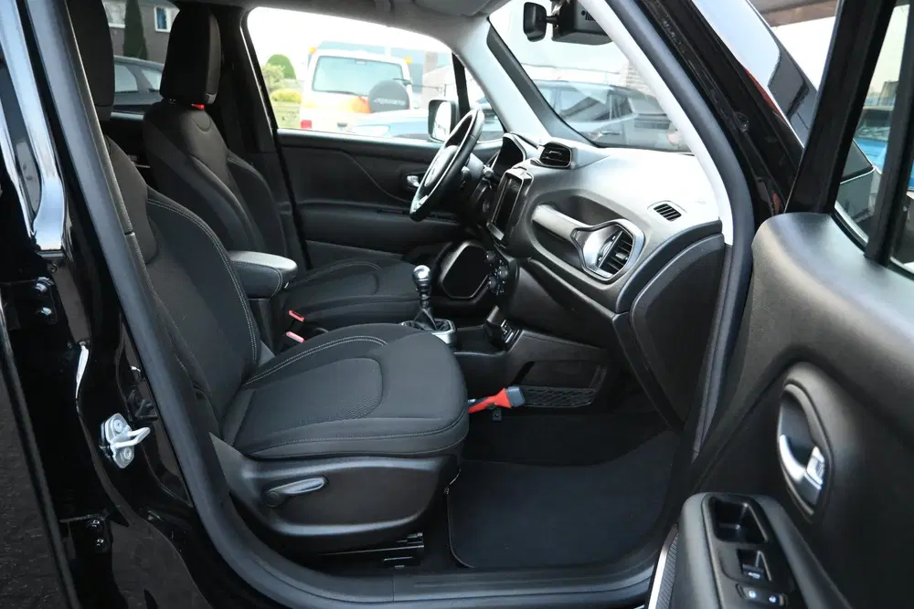 Jeep Renegade 1.0T Limited uit 2021, foto 14