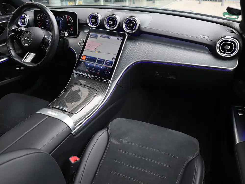 Mercedes-Benz C-Klasse 300 e AMG Line uit 2023, foto 3