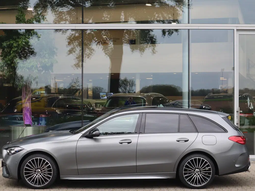 Mercedes-Benz C-Klasse 300 e AMG Line uit 2023, foto 4