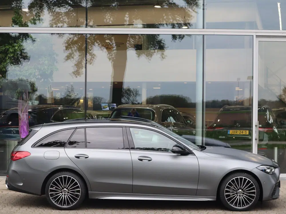 Mercedes-Benz C-Klasse 300 e AMG Line uit 2023, foto 5
