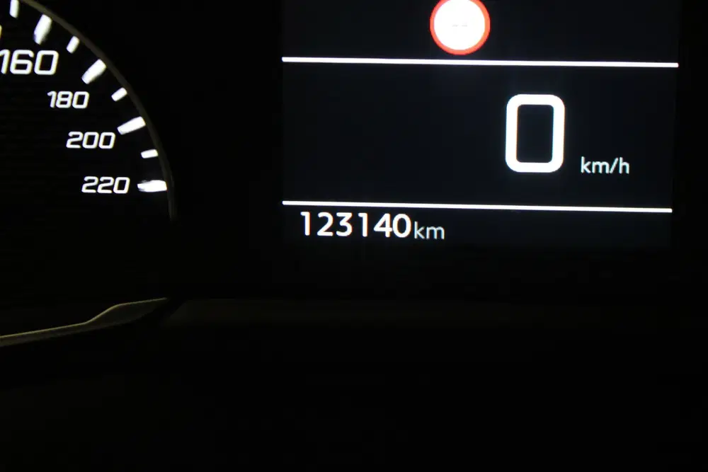 Peugeot 2008 1.2 PureTech Blue Lease Active uit 2020, foto 15