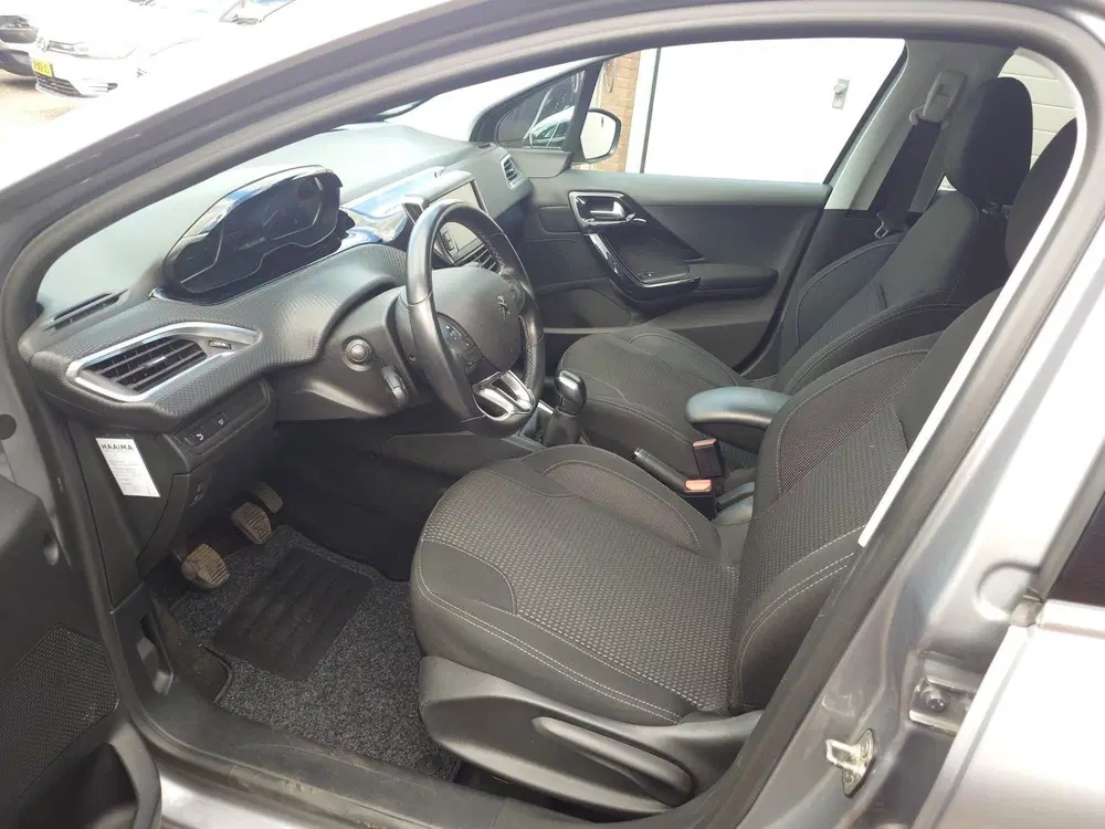 Peugeot 208 1.2 PureTech Allure uit 2019, foto 8