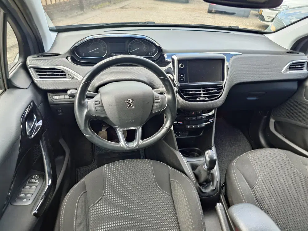 Peugeot 208 1.2 PureTech Allure uit 2019, foto 9