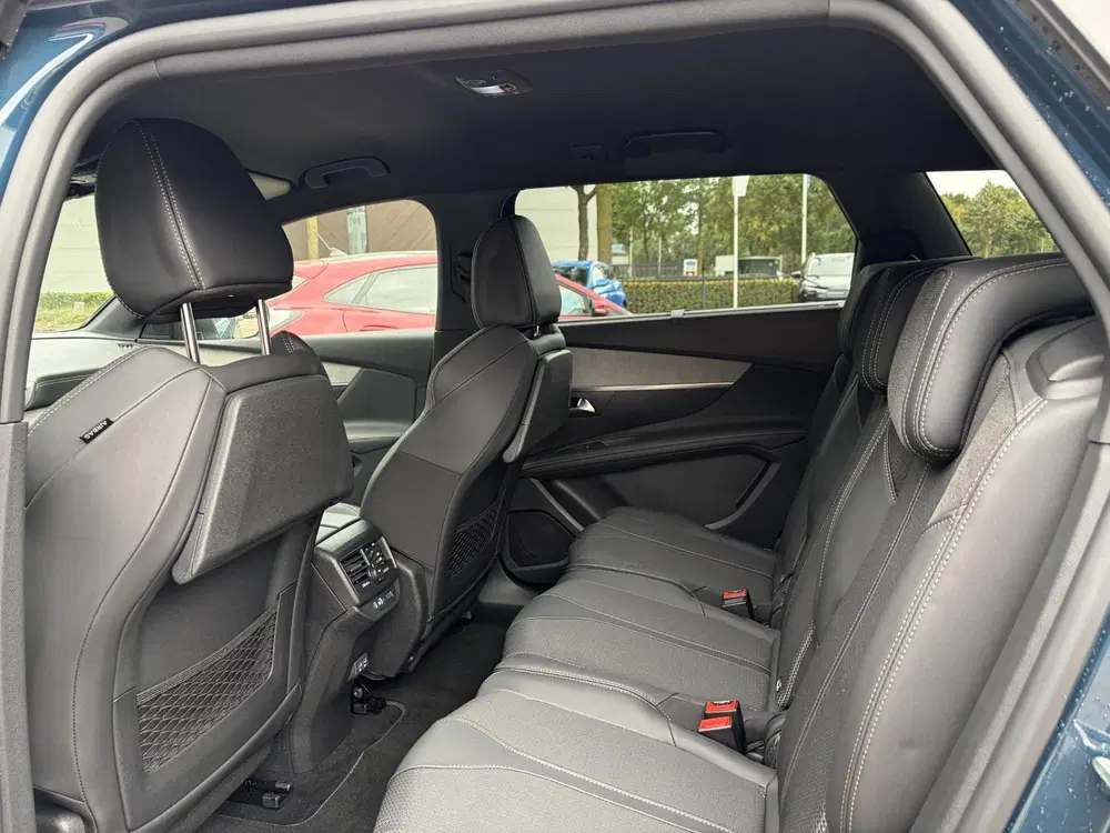 Peugeot 5008 1.2 GT HYBRID 136 7 PERSOONS uit 2024, foto 12