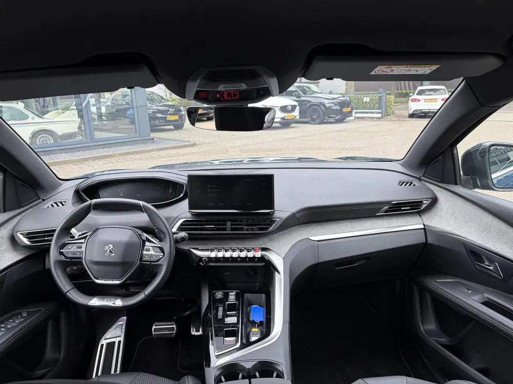 Peugeot 5008 1.2 GT HYBRID 136 7 PERSOONS uit 2024, foto 15