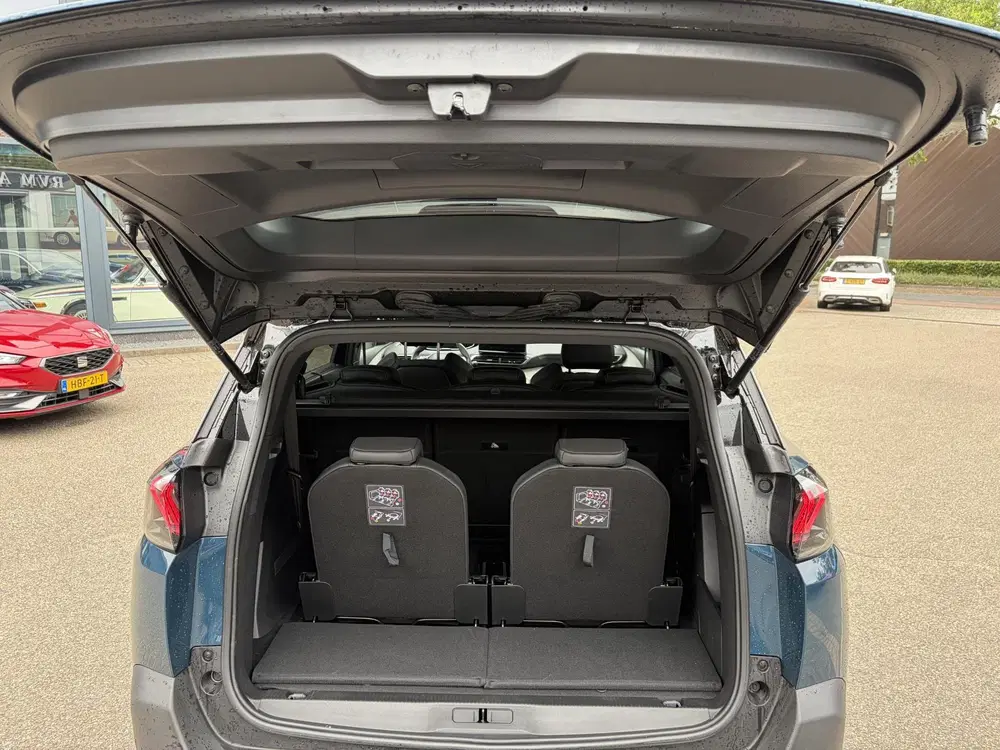 Peugeot 5008 1.2 GT HYBRID 136 7 PERSOONS uit 2024, foto 4
