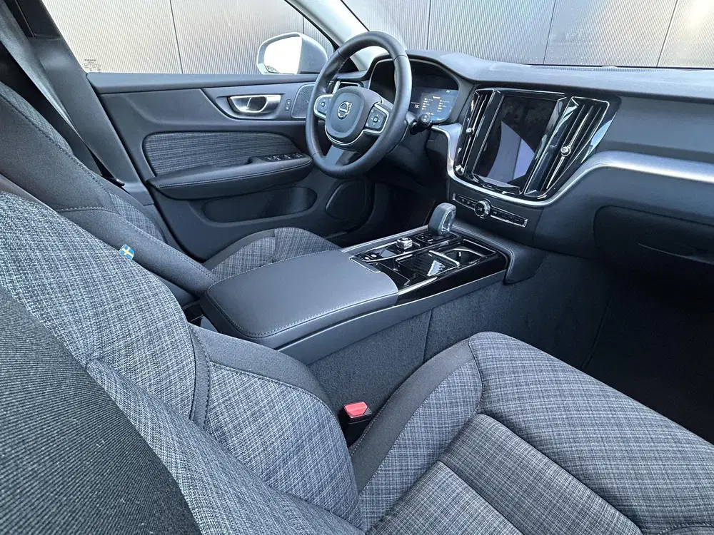 Volvo V60 2.0 T6 Plug-in hybrid AWD Core Business Ed uit 2026, foto 4