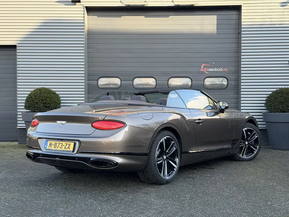 Bentley Continental GTC 6.0 W12 New Bentley Service uit 2019, foto 2