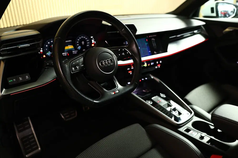 Audi A3 40 TFSI e S-Line PANO VIRTUAL CARPLAY LEDE uit 2021, foto 11