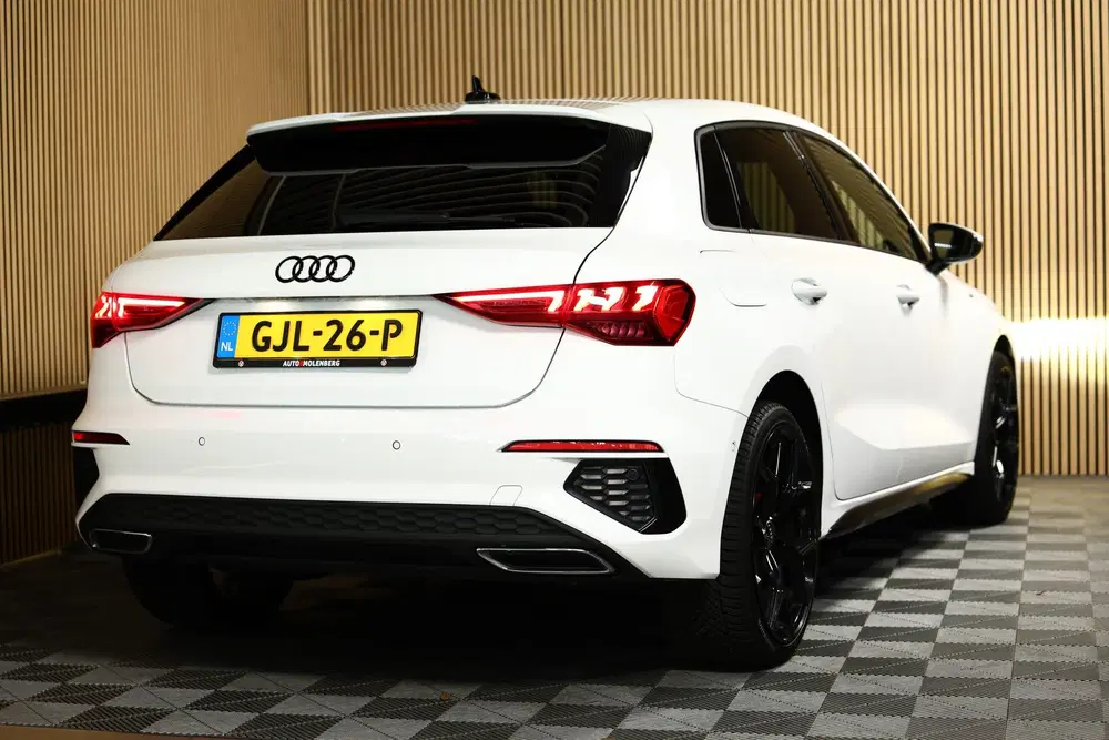 Audi A3 40 TFSI e S-Line PANO VIRTUAL CARPLAY LEDE uit 2021, foto 3