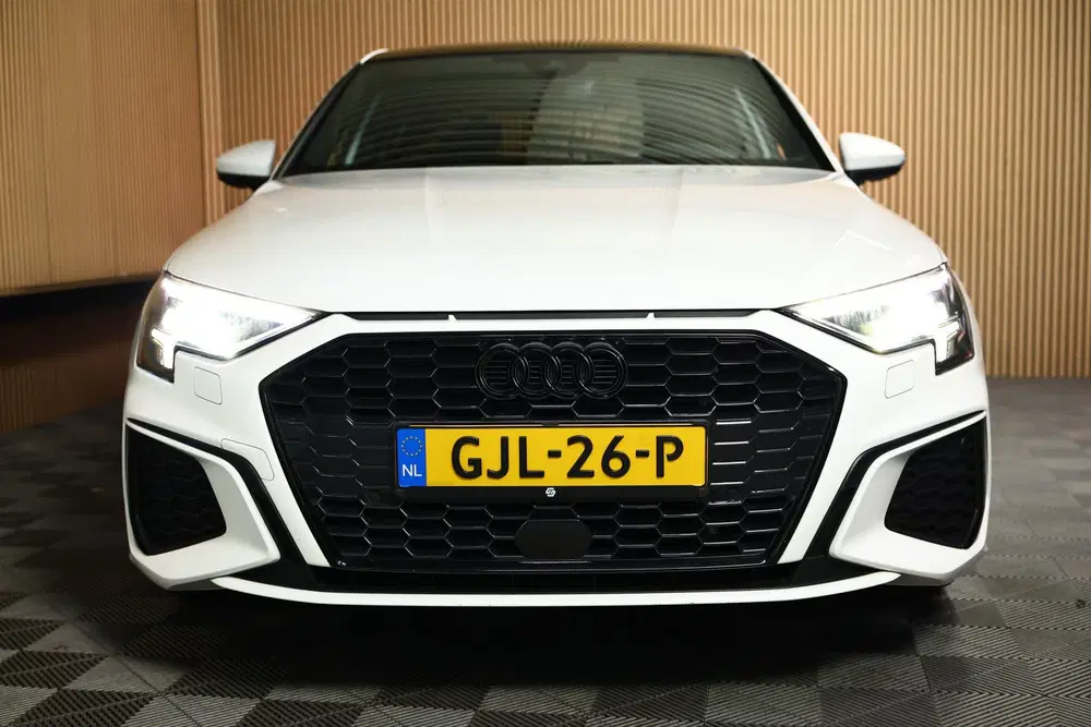 Audi A3 40 TFSI e S-Line PANO VIRTUAL CARPLAY LEDE uit 2021, foto 6