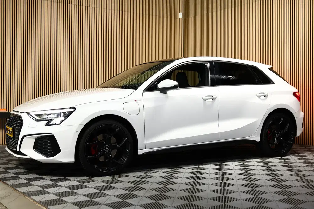 Audi A3 40 TFSI e S-Line PANO VIRTUAL CARPLAY LEDE uit 2021, foto 9
