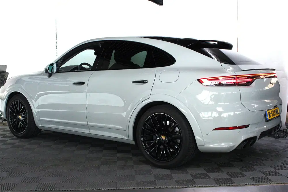 Porsche Cayenne Cayenne Coupé 3.0 E-Hybrid KRIJT SPORTDESI uit 2021, foto 14