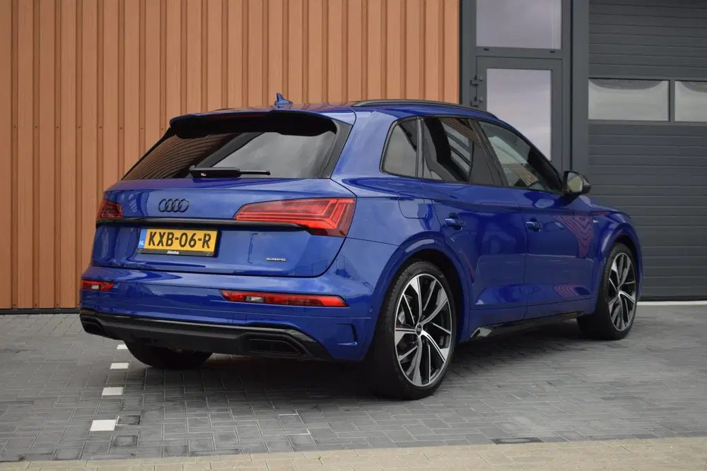 Audi Q5 55 TFSI e S-line uit 2022, foto 2