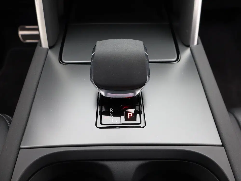 Land Rover Discovery Sport P300e R-Dynamic SE uit 2024, foto 13