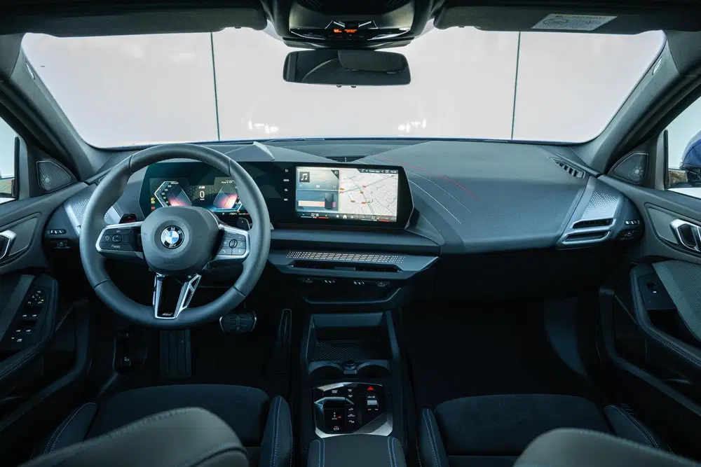 BMW 1-serie 120 High Executive M Sport Automaat uit 2026, foto 3