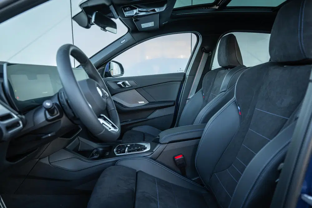 BMW 1-serie 120 High Executive M Sport Automaat uit 2026, foto 4