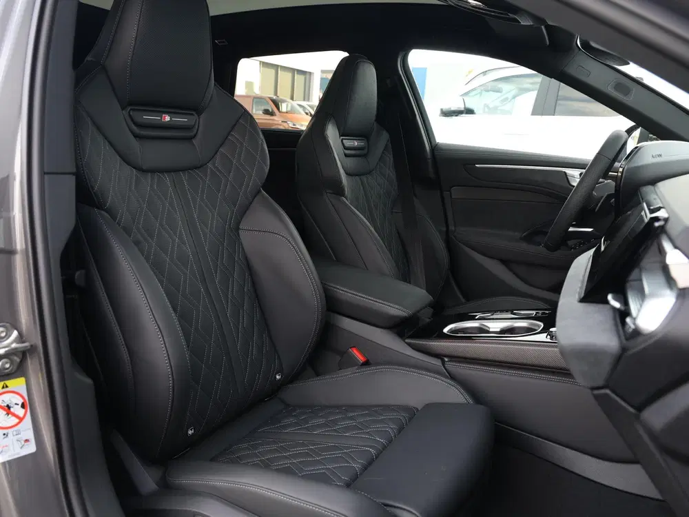 Audi A6 allroad quattro ehybrid 270 kW uit 2026, foto 8