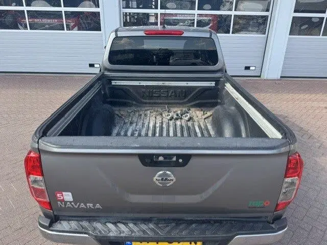 Nissan Navara 2.3 dCi N-Connecta King Cab 4WD uit 2020, foto 8