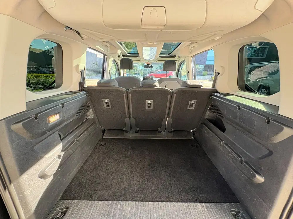 Citroën Berlingo Citroen BERLINGO 1.2 PureTech Shine HEAD-u uit 2019, foto 11