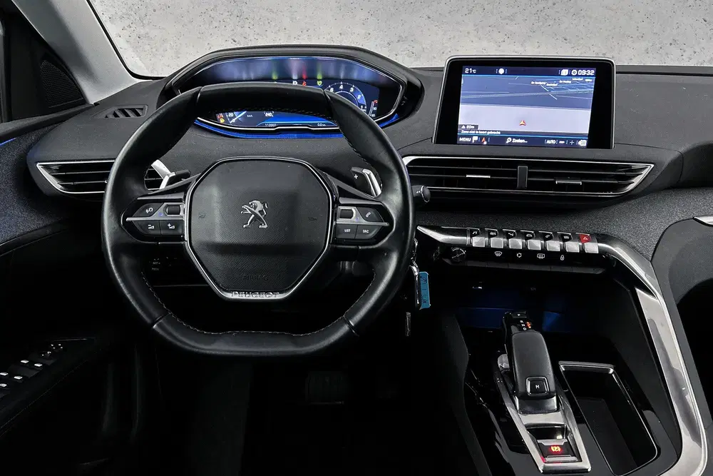 Peugeot 3008 1.2 PureTech uit 2020, foto 2