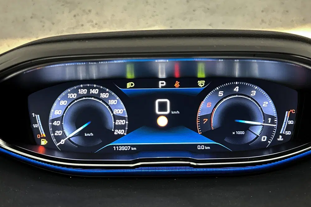 Peugeot 3008 1.2 PureTech uit 2020, foto 4