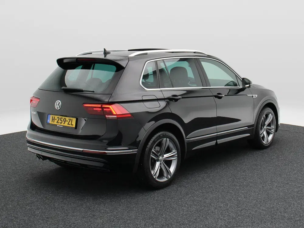 Volkswagen Tiguan 1.5 TSi 150 Pk Automaat R-Line uit 2020, foto 2