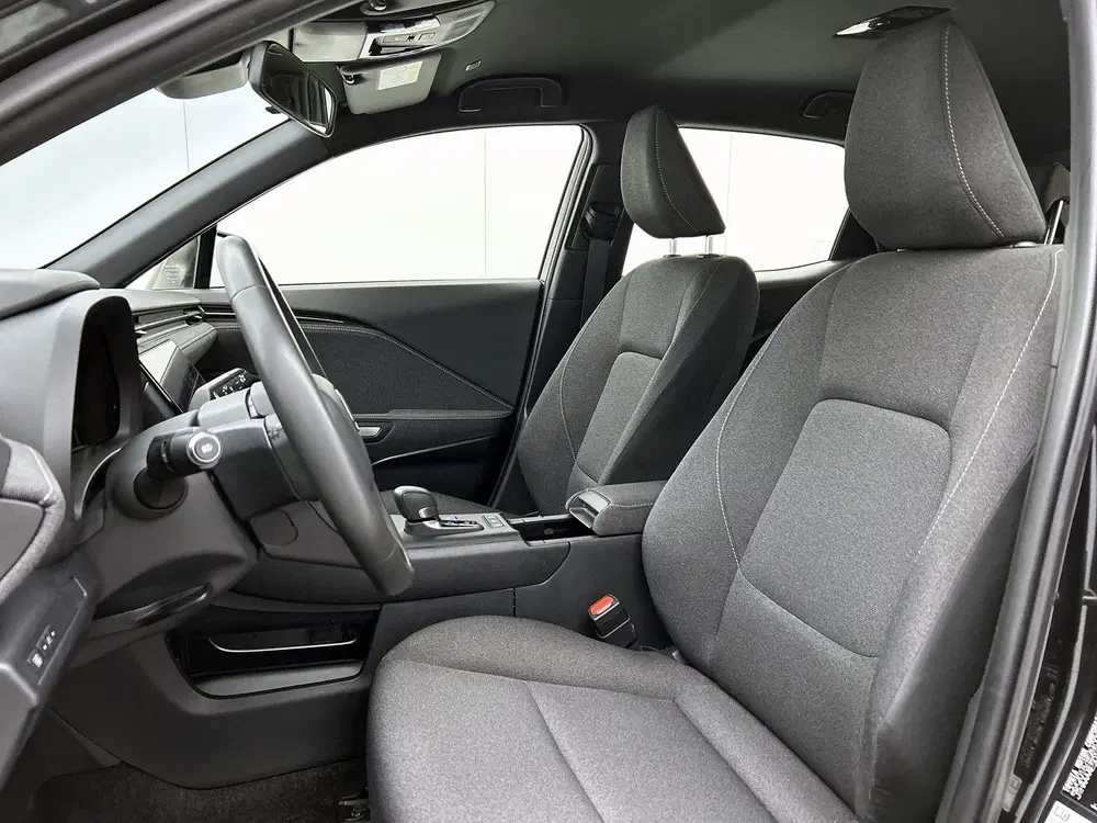 Lexus LBX 2WD uit 2024, foto 13