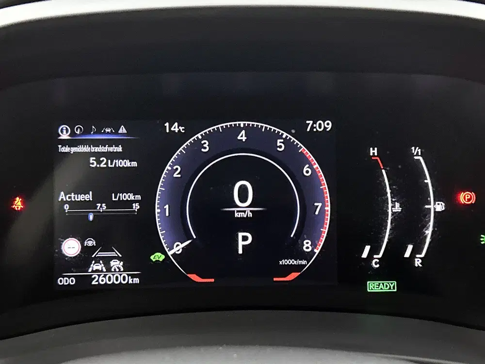Lexus LBX 2WD uit 2024, foto 5