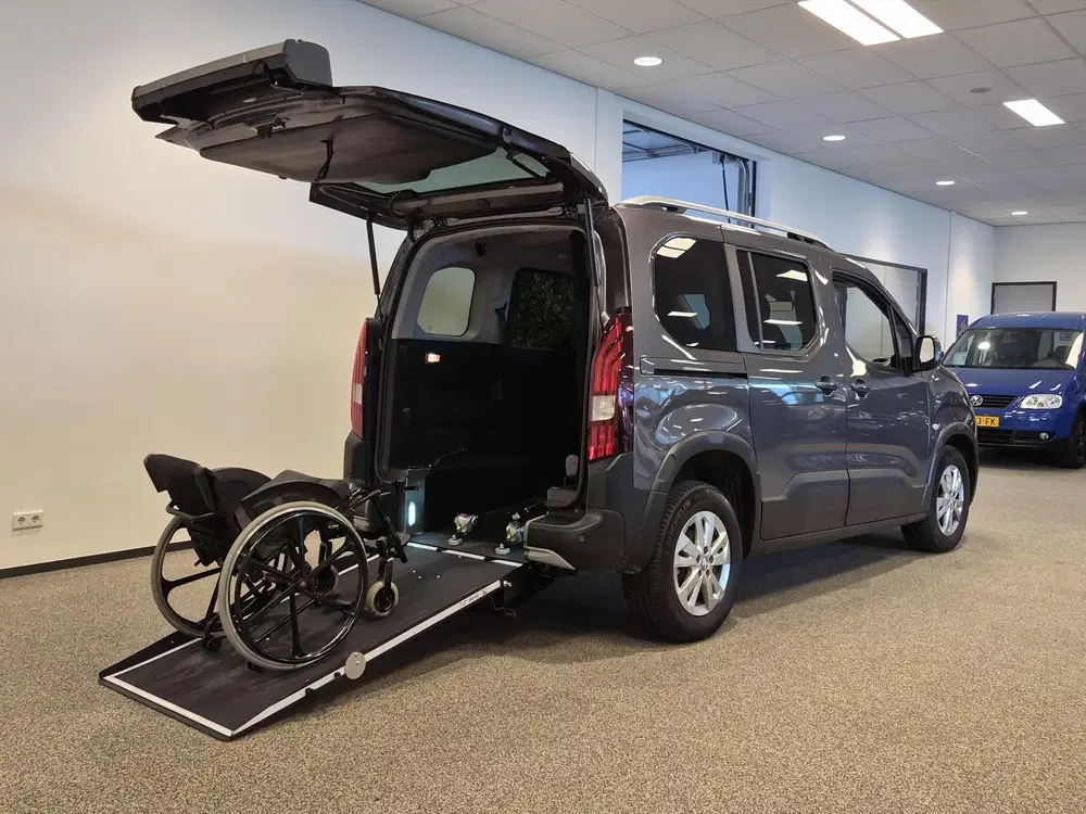 Peugeot Rifter L1 Rolstoelauto Automaat 3+1 of 5+0 uit 2020, foto 2