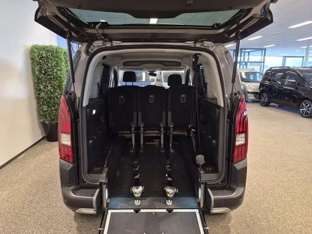Peugeot Rifter L1 Rolstoelauto Automaat 3+1 of 5+0 uit 2020, foto 4