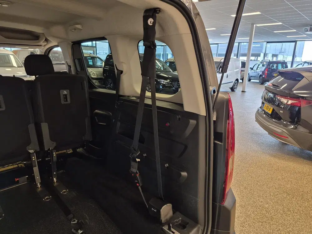 Peugeot Rifter L1 Rolstoelauto Automaat 3+1 of 5+0 uit 2020, foto 5