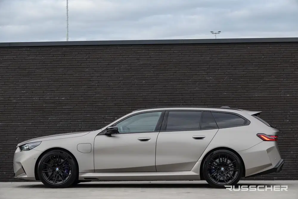 BMW M5 727Pk 4.4L V8 Hybride uit 2025, foto 4