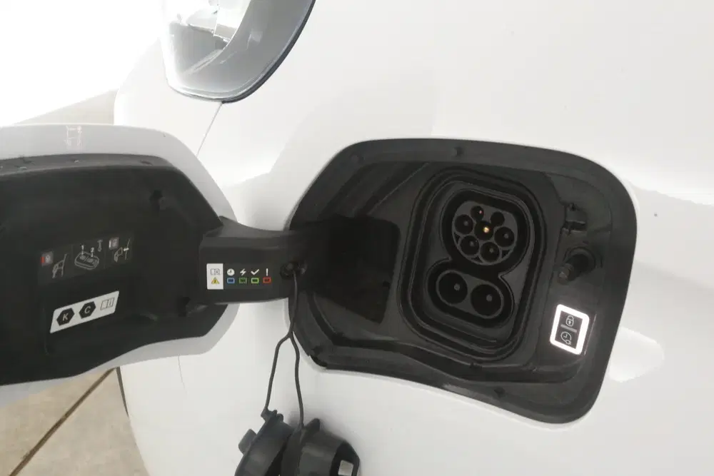 Peugeot Expert 75 kWh Long Range L3H1 uit 2022, foto 7
