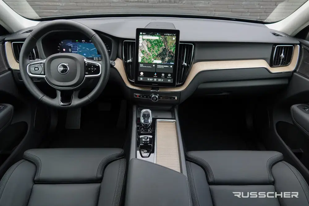 Volvo XC60 2.0 T8 456Pk uit 2025, foto 3