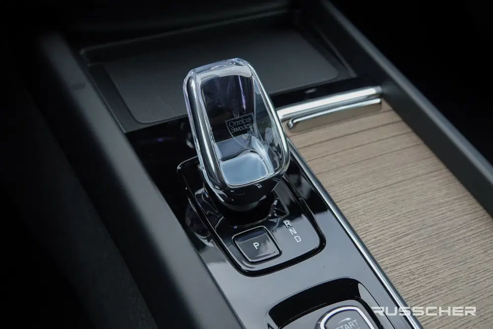 Volvo XC60 2.0 T8 456Pk uit 2025, foto 9