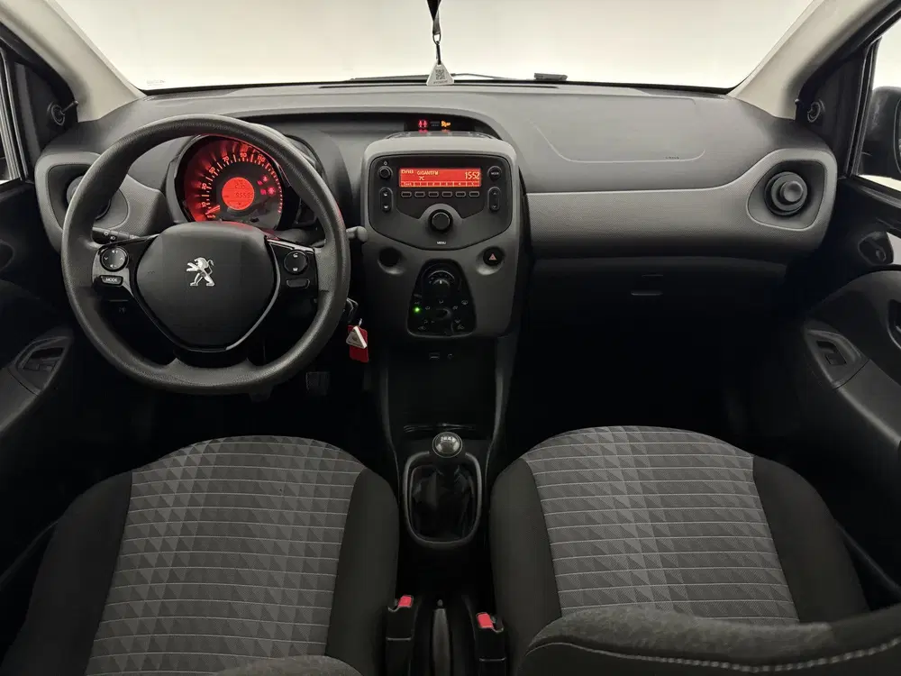 Peugeot 108 1.0 e-VTi Active uit 2022, foto 2