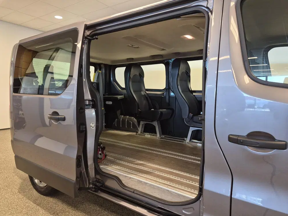 Renault Trafic L2H1 Rolstoelbus Groepsvervoer 5+2 uit 2020, foto 10