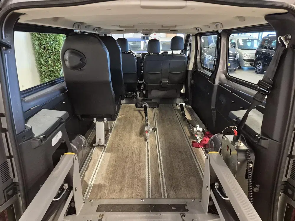 Renault Trafic L2H1 Rolstoelbus Groepsvervoer 5+2 uit 2020, foto 4