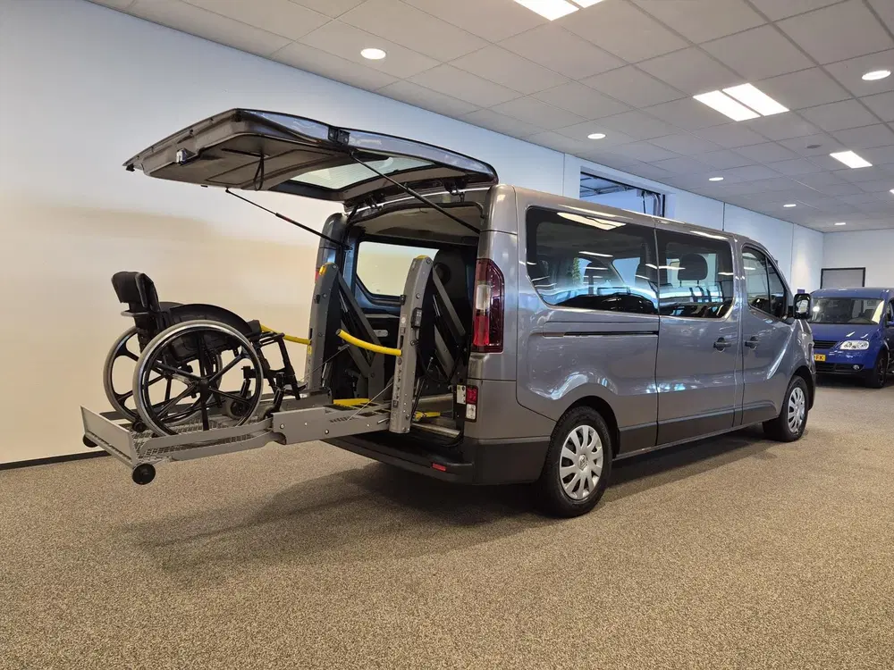 Renault Trafic L2H1 Rolstoelbus Groepsvervoer 5+2 uit 2020, foto 8