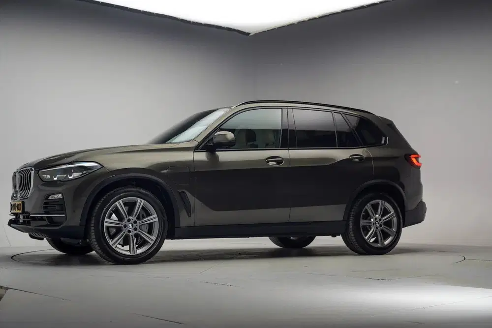 BMW X5 xDrive45e High Executive [ Luchtvering Tre uit 2020, foto 2