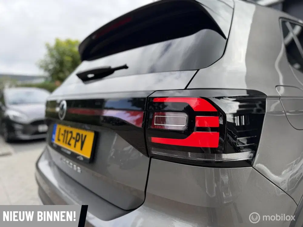 Volkswagen T-Cross 1.0 TSI Style Business R uit 2021, foto 11