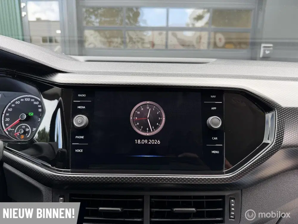 Volkswagen T-Cross 1.0 TSI Style Business R uit 2021, foto 13
