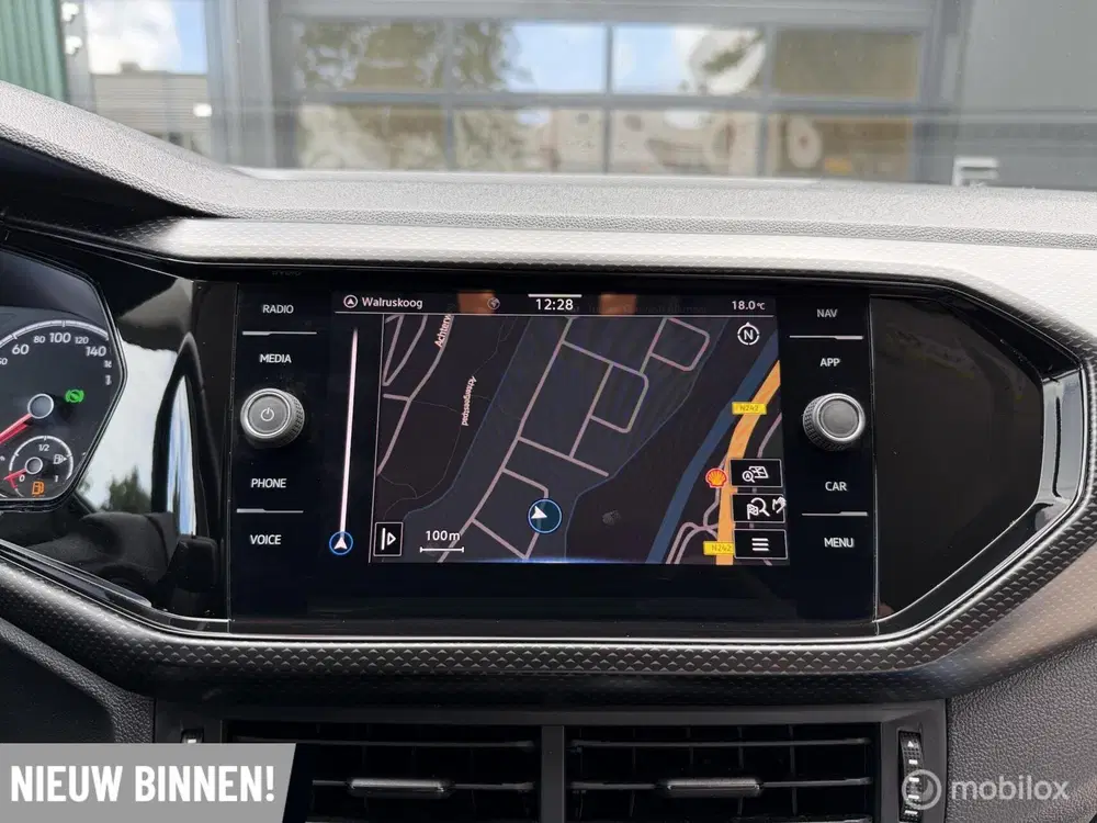 Volkswagen T-Cross 1.0 TSI Style Business R uit 2021, foto 14