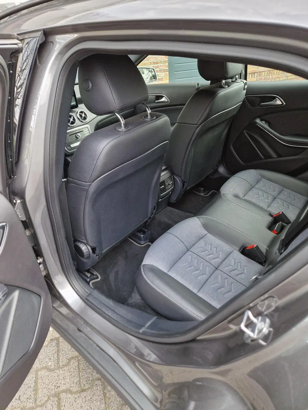 Mercedes-Benz GLA 180 Business Solution Mercedes-benz uit 2019, foto 10