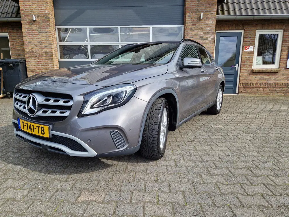 Mercedes-Benz GLA 180 Business Solution Mercedes-benz uit 2019, foto 2