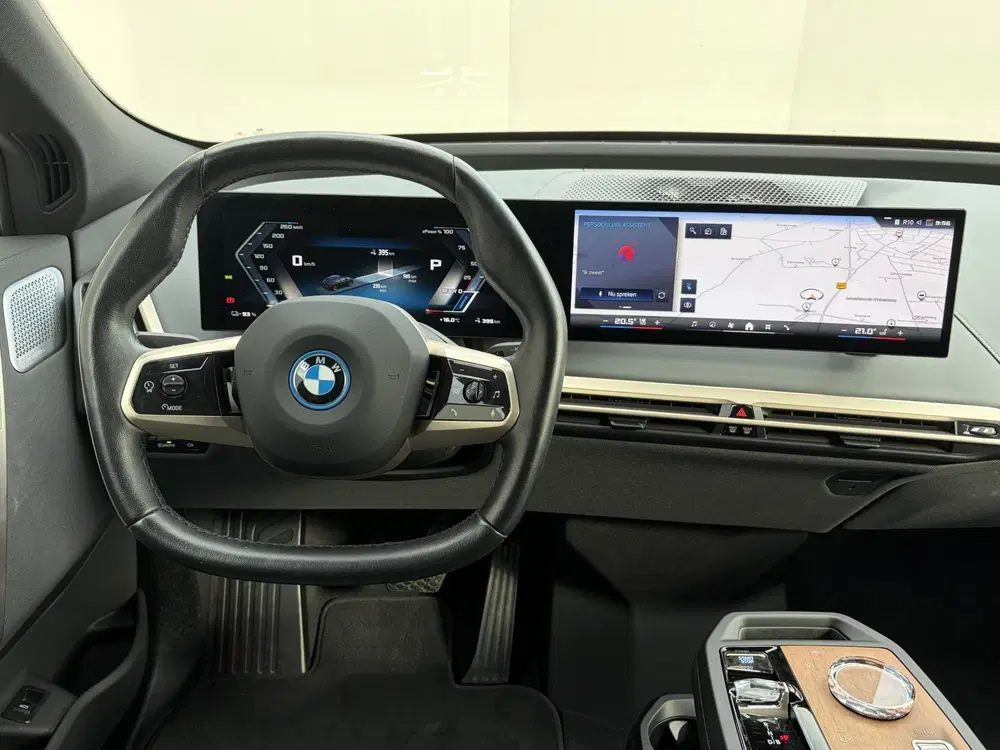 BMW iX M60 Excellence 112 kWh uit 2023, foto 13