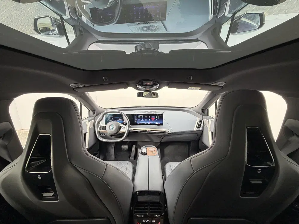 BMW iX M60 Excellence 112 kWh uit 2023, foto 14